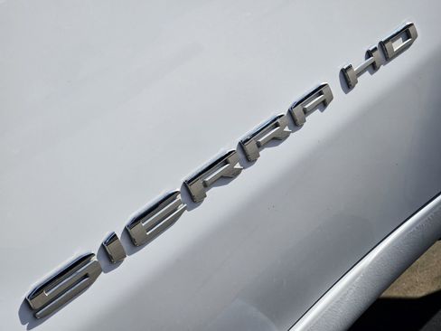 Used 2024 GMC Sierra 2500 SLT w/ SLT Premium Package image 15