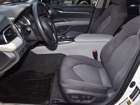 Used 2022 Toyota Camry LE FWD image 13