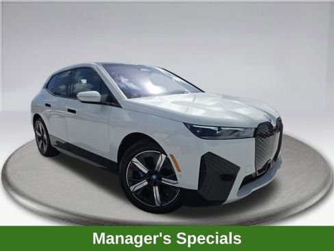 Used 2025 BMW iX xDrive50 w/ Sport Package AWD/4WD image 2