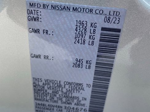Used 2024 Nissan Altima 2.5 SV FWD image 29