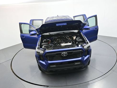 Used 2024 Toyota Tacoma TRD Sport w/ TRD Sport Upgrade Package AWD/4WD image 27