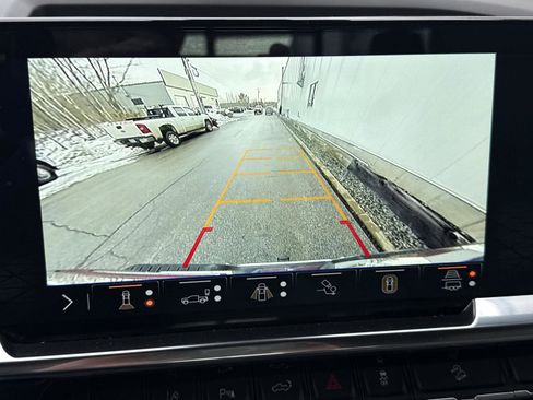 Used 2025 GMC Sierra 2500 SLT w/ SLT Premium Package image 26