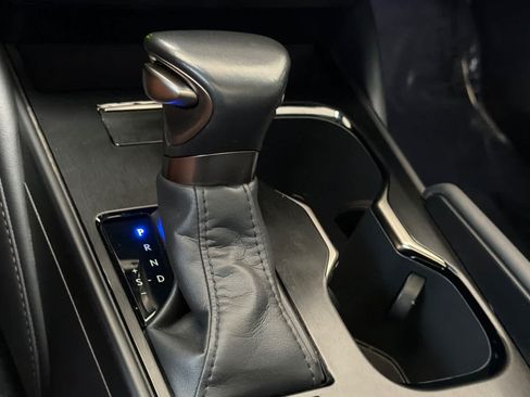 Used 2025 Lexus ES 300h w/ Premium Package FWD image 23