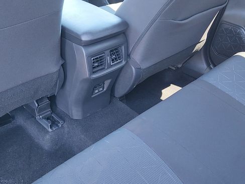 Used 2025 Toyota RAV4 XLE AWD/4WD image 17