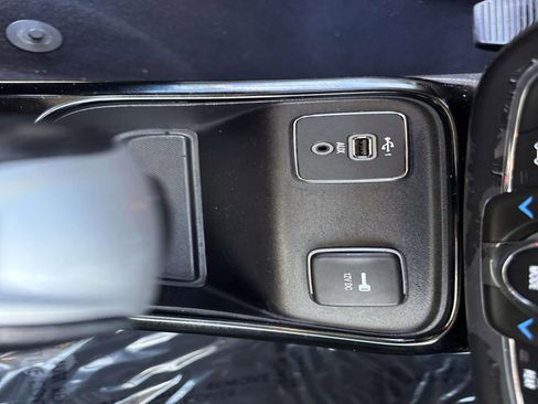 Used 2020 Jeep Compass Limited image 27