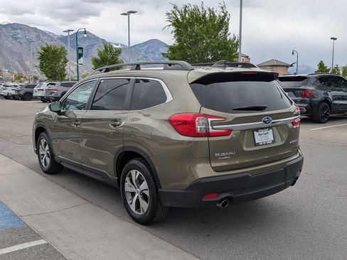 Used 2025 Subaru Ascent Premium AWD/4WD image 9