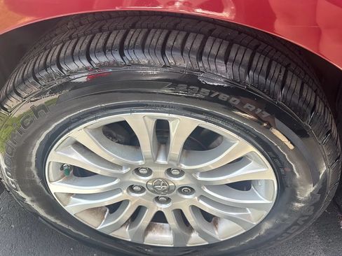 Used 2011 Toyota Sienna XLE FWD image 34