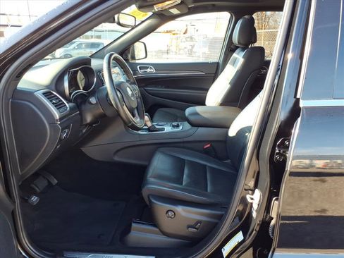 Used 2022 Jeep Grand Cherokee Limited image 10