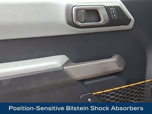 Used 2022 Ford Bronco Badlands w/ Sasquatch Package image 16