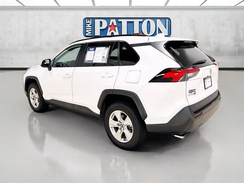 Used 2021 Toyota RAV4 XLE FWD image 5