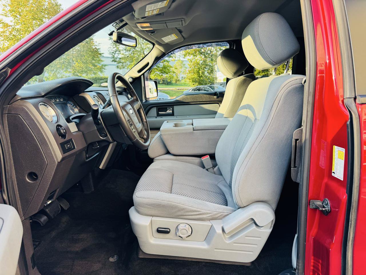 Used 2013 Ford F150 XLT w/ HD Payload Pkg AWD/4WD image 35
