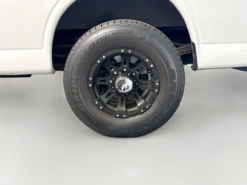 Used 2020 GMC Savana 2500 Extended w/ Enhanced Convenience Package RWD image 16