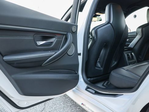 Used 2018 BMW M3 image 43