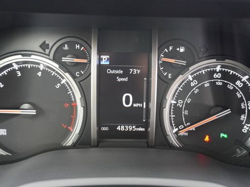 Used 2024 Toyota 4Runner Limited AWD/4WD image 15