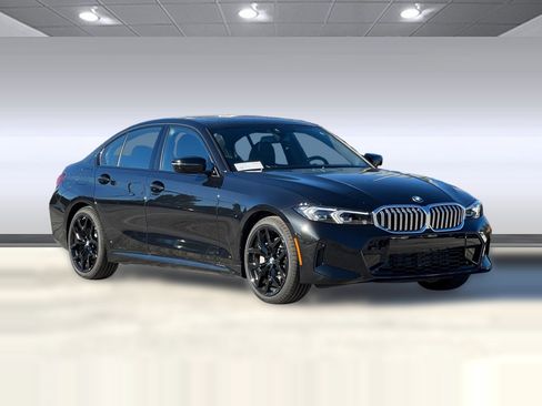 Used 2026 BMW 330i Sedan w/ M Sport Package RWD image 5