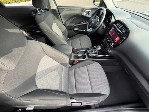 Certified 2025 Kia Soul EX FWD image 11