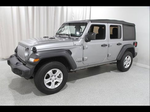 Used 2018 Jeep Wrangler Unlimited Sport S AWD/4WD image 3