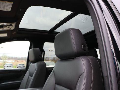 Used 2022 Chevrolet Tahoe Z71 w/ Luxury Package image 31