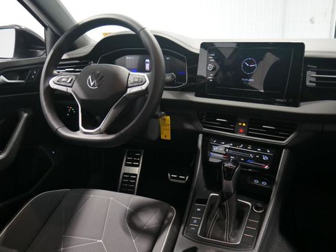 Used 2025 Volkswagen Jetta Sport image 18