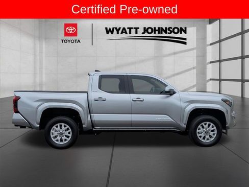 Certified 2025 Toyota Tacoma SR5 AWD/4WD image 6