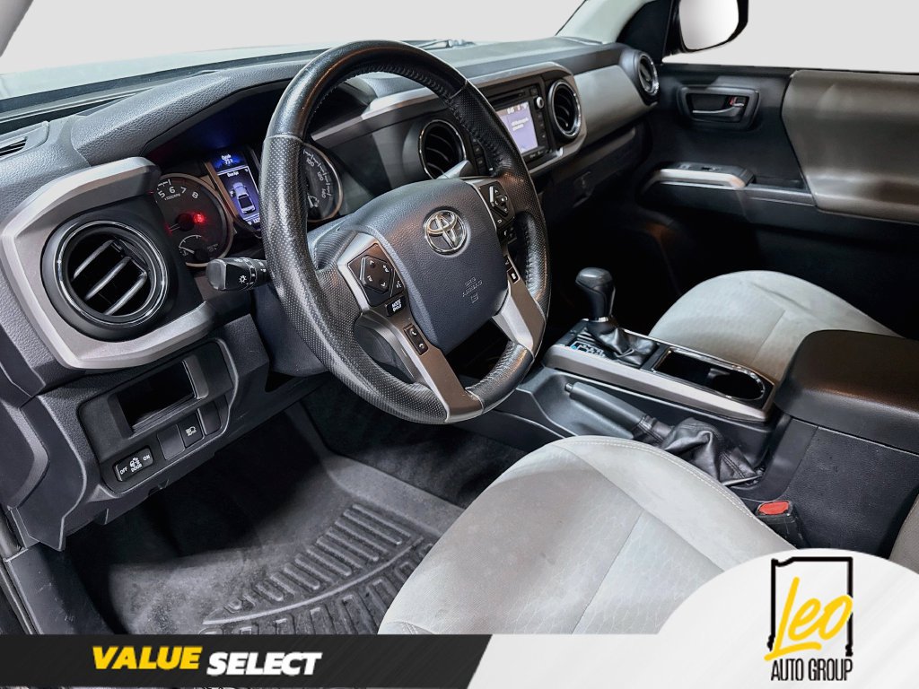Used 2019 Toyota Tacoma SR5 AWD/4WD image 11