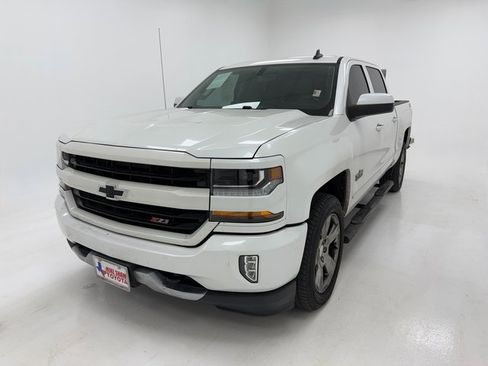 Used 2018 Chevrolet Silverado 1500 LT w/ Texas Edition image 4