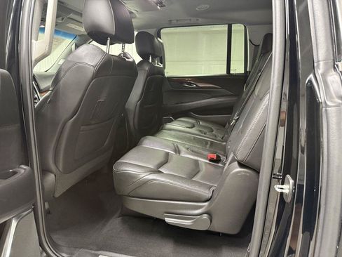 Used 2018 Cadillac Escalade ESV Premium Luxury AWD/4WD image 34