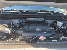 Used 2020 Toyota Tundra SR5 w/ TRD Off-Road Package AWD/4WD image 12