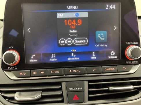Used 2025 Nissan Altima 2.5 SR FWD image 52