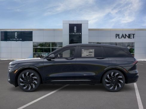New 2026 Lincoln Nautilus Reserve AWD/4WD image 3