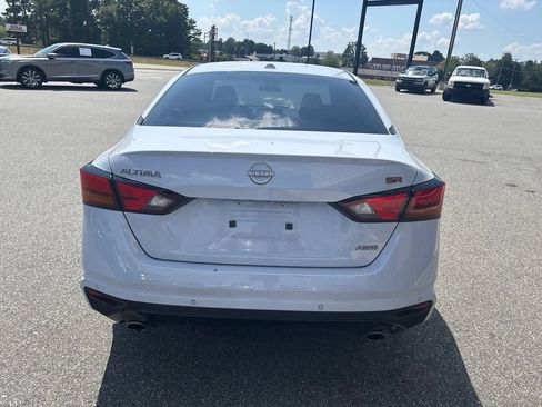 Used 2024 Nissan Altima 2.5 SR AWD/4WD image 8
