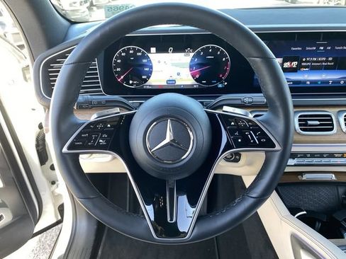Used 2025 Mercedes-Benz GLS 450 4MATIC image 36