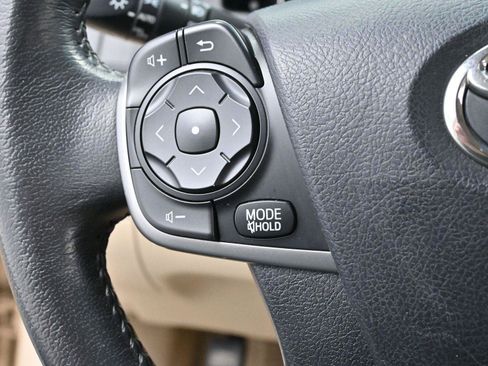 Used 2012 Toyota Camry XLE image 17