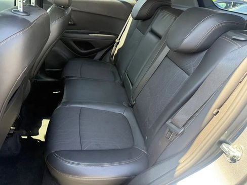 Used 2019 Chevrolet Trax LT w/ LT Convenience Package image 13