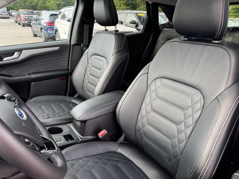 Used 2023 Ford Escape Platinum w/ Premium Technology Package AWD/4WD image 22