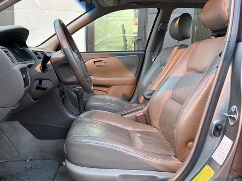 Used 1999 Toyota Camry XLE image 7