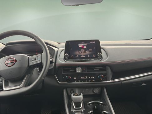 Certified 2025 Nissan Rogue SV AWD/4WD image 7