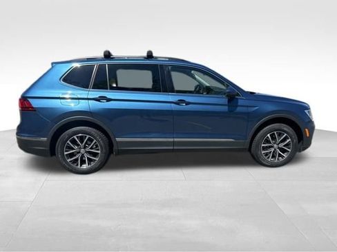 Used 2020 Volkswagen Tiguan SE w/ Panoramic Sunroof Package FWD image 6