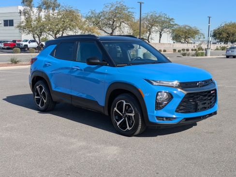 Used 2023 Chevrolet TrailBlazer RS w/ Sun and Liftgate Package image 7