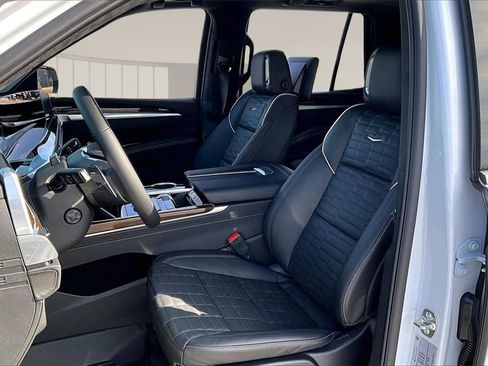 New 2026 Cadillac Escalade Platinum Luxury image 9