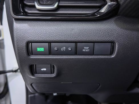 Used 2025 Nissan Sentra SV image 23