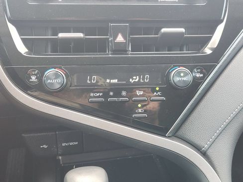 Used 2023 Toyota Camry SE w/ Convenience Package FWD image 22