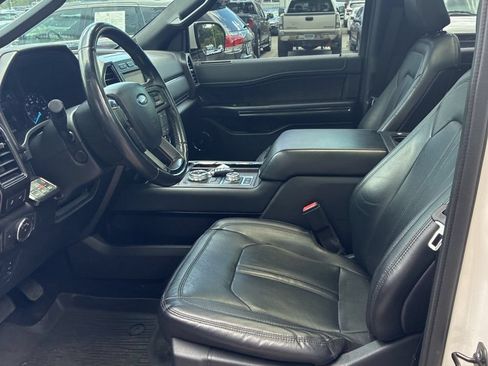 Used 2019 Ford Expedition Limited w/ Equipment Group 302A AWD/4WD image 5