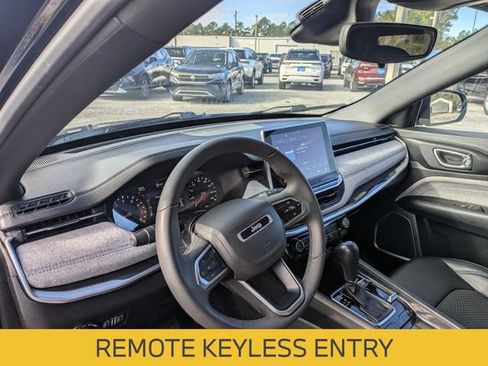 Certified 2024 Jeep Compass Latitude image 13