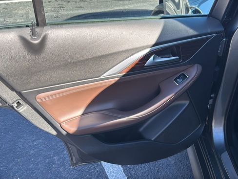 Used 2018 INFINITI QX30 Premium w/ Technology Package image 13