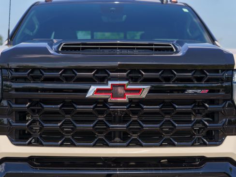 Used 2026 Chevrolet Silverado 2500 ZR2 w/ LPO, Dark Essentials Package AWD/4WD image 37