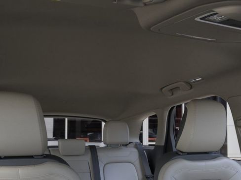 New 2026 Lincoln Corsair Premiere image 22