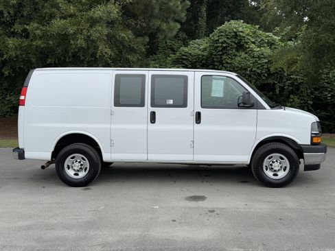 Used 2024 Chevrolet Express 2500 w/ Driver Convenience Package image 33