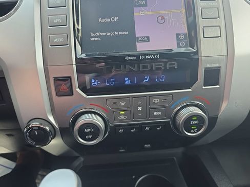 Used 2015 Toyota Tundra 4x4 CrewMax image 26
