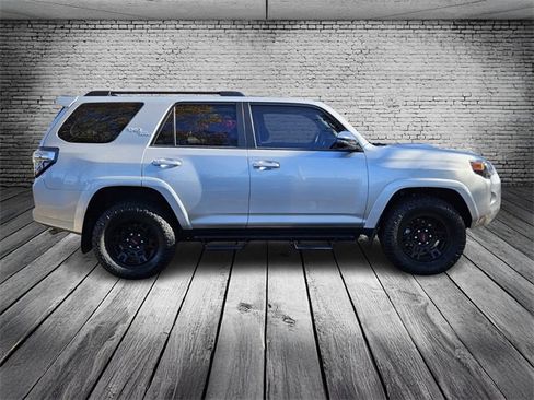 Used 2023 Toyota 4Runner TRD Off-Road Premium image 6
